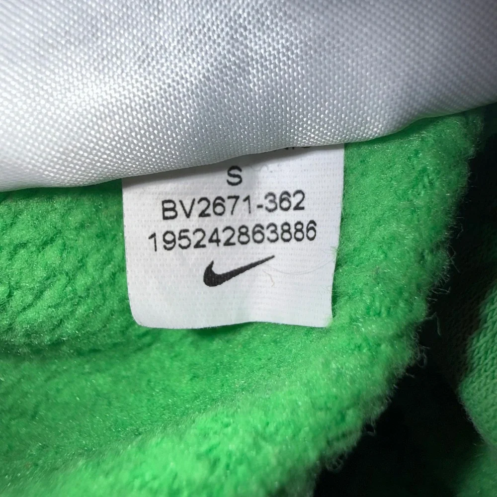 Nike sportswear club